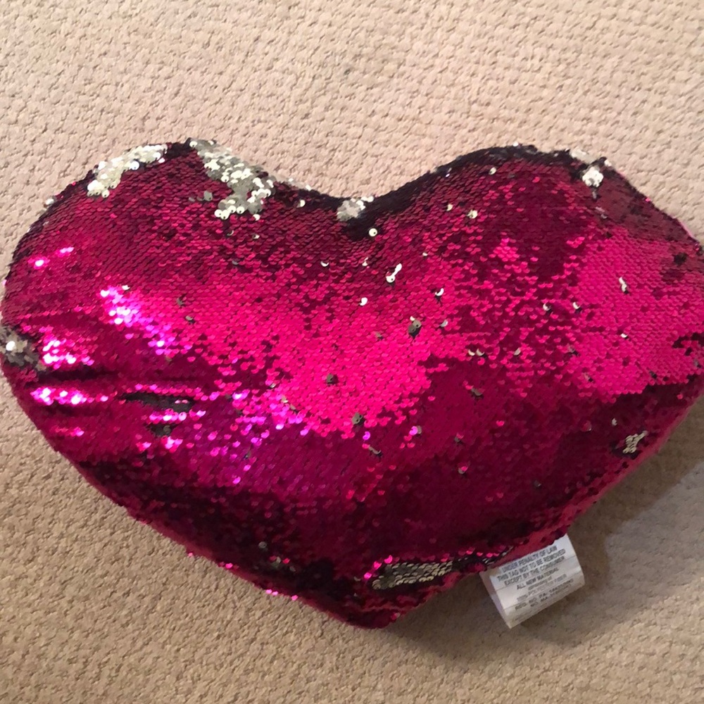 Decorative pillow